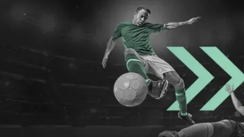 曼联夏季引援目标锁定锋线，德甲双星埃基提克与谢什科成焦点